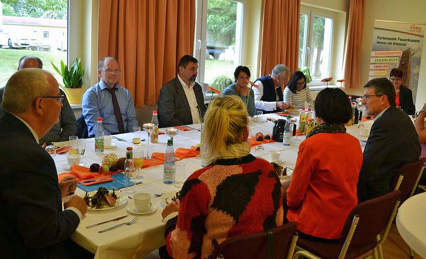 Bild: Minister zu Besuch im Ferienpark