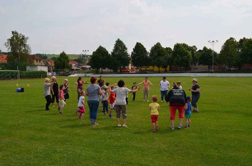 Bild: Im "Kinderhaus von Wintzingerode" in Auleben spielen Sport, Bewegung und Gesundheit eine bedeutende Rolle. Dazu wird auch gerne mal der Sportplatz in Auleben genutzt