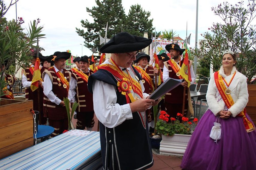 Bild: Er&ouml;ffnung Bauernmarkt