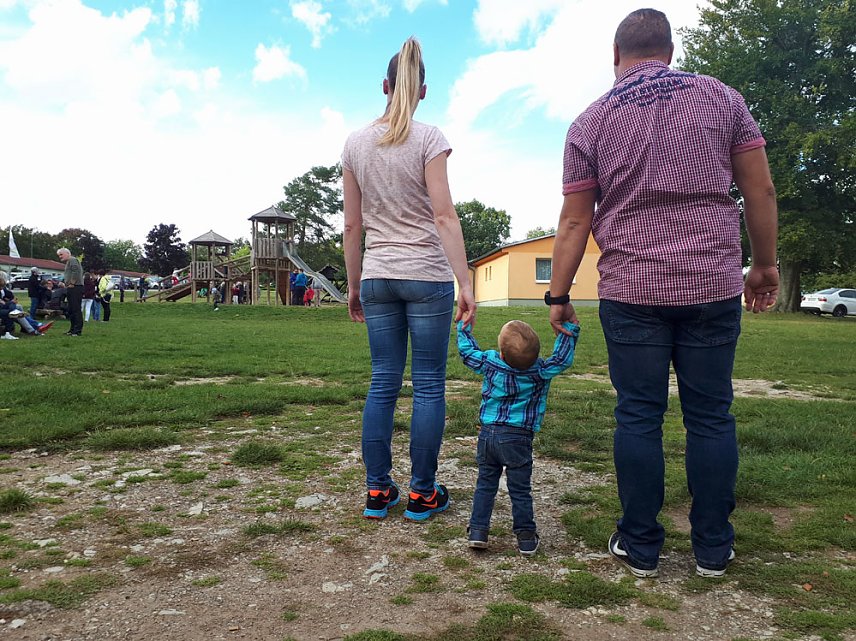 Bild: Fr&ouml;hliche Stimmung beim Sommerfest...