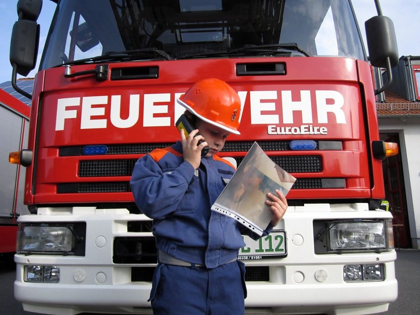 Bild: am Wochenende stellten sich Mitglieder verschiedener Jugendfeuerwehren der Pr&uuml;fung des  Leistungsabzeichens der Th&uuml;ringer Jugendfeuerwehr f&uuml;r die Altersklasse 6-9 Jahre in Silber