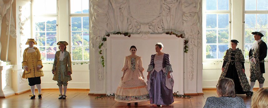 Bild: G&uuml;ldener Herbst im Schloss