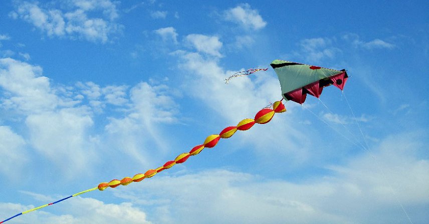 Bild: Flugplatz Bad Frankenhausen � Udersleben  +++ Drachenfest 2017