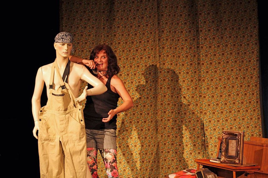 Bild: Diana Floetenmeyer in "M&auml;nner und andere Irrt&uuml;mer"