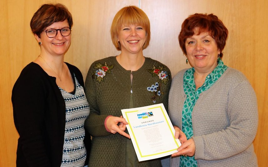 Bild: v.l.n.r. Stephanie Tiepelmann-Halm, Jessica Piper und Gabriela Sennecke