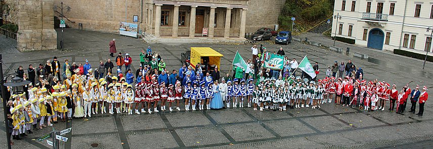 Bild: Rathaus "gepl&uuml;ndert"