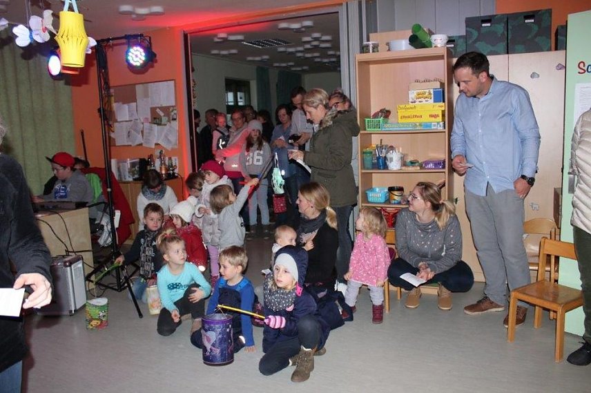 Bild: Sankt Martin zog durch Gro&szlig;furra