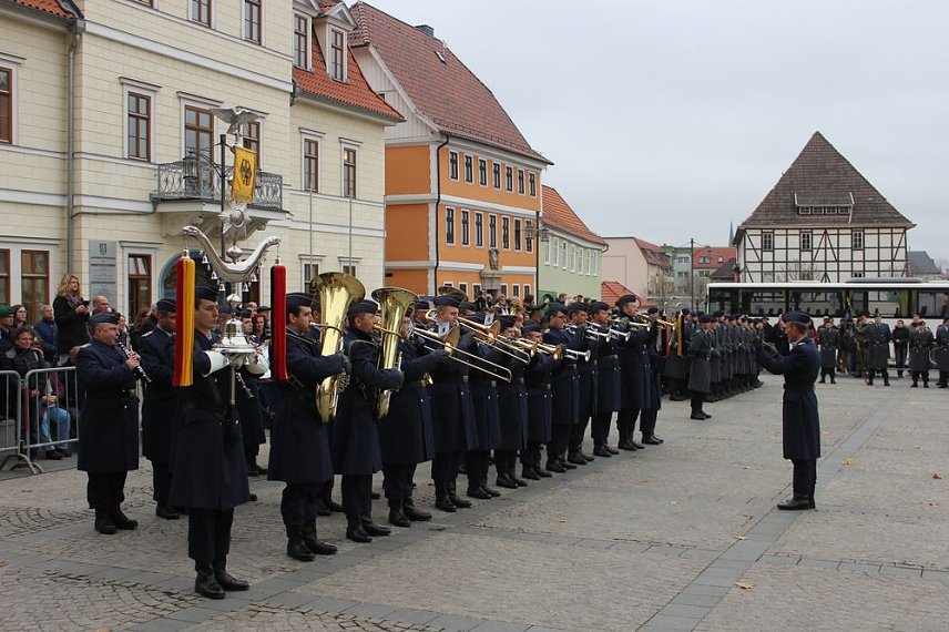 Bild: Soldatinnen und Soldaten vereidigt
