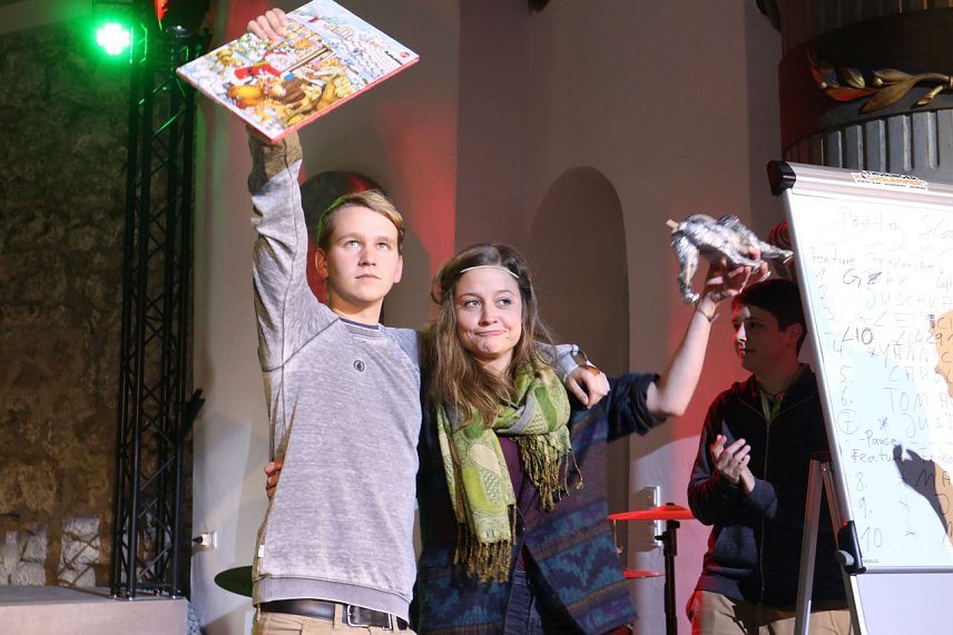 Bild: Am Ende geht es nicht ums gewinnen - im Finale waren fast alle Poeten mit dabei