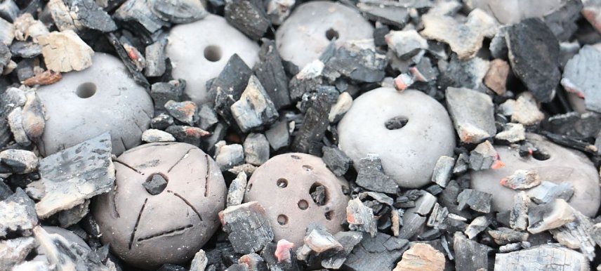 Bild: Experimentelle Arch&auml;ologie am Herder-Gymnasium