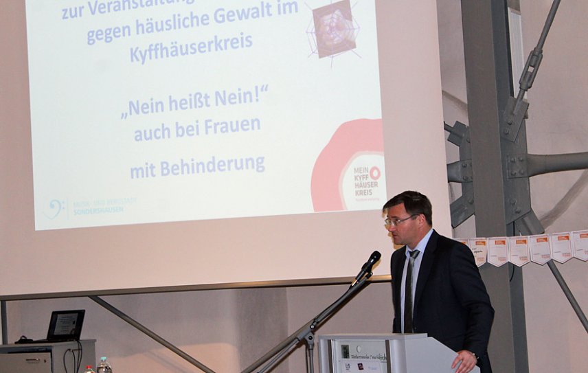Bild: Im Zentrum der Aufmerksamkeit - Behinderte Menschen