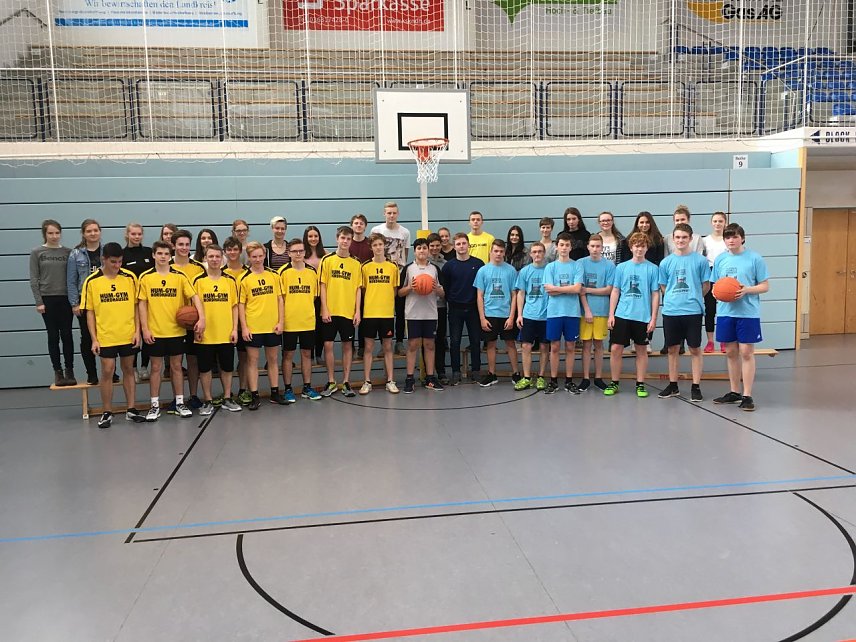 Bild: Zum Sieg gedribbelt - gleich zwei mal war das Herder Gymnasium erfolgreich