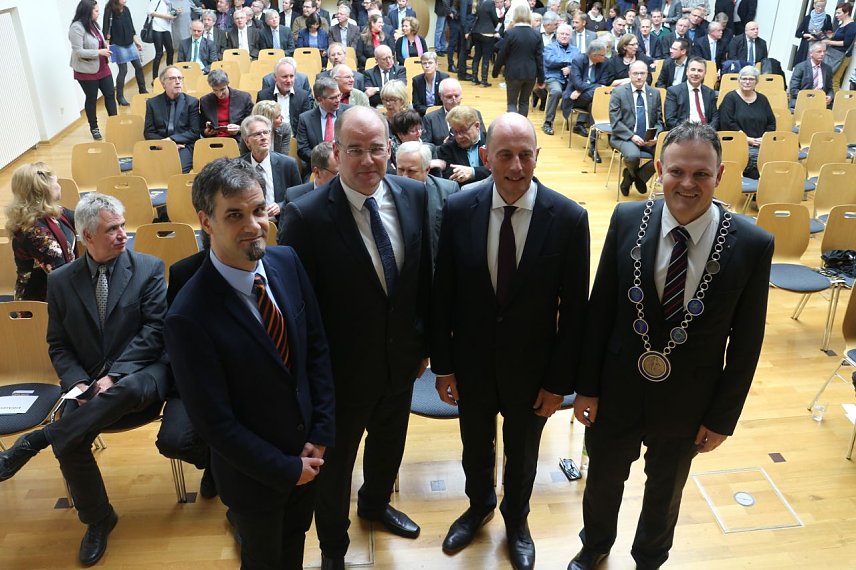 Bild: v.: Kai Buchmann, Matthias Jendricke, Wolfgang Tiefensee und Prof. J&ouml;rg Wagner