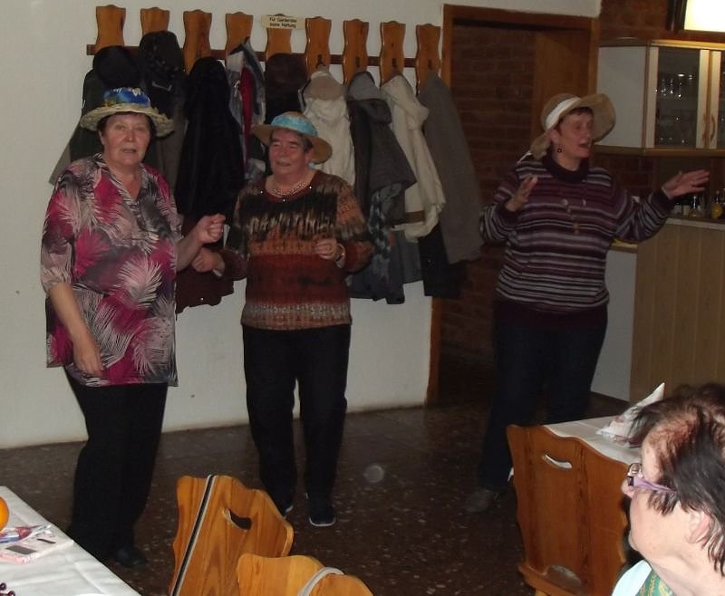 Bild: WB 4 Weihnachtsfeier mit besonderem Ballett-Tanz