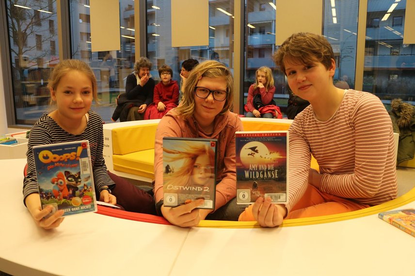 Bild: Elise, Lousie und Lilly wurden f&uuml;r ihre Filmkritiken ausgezeichnet