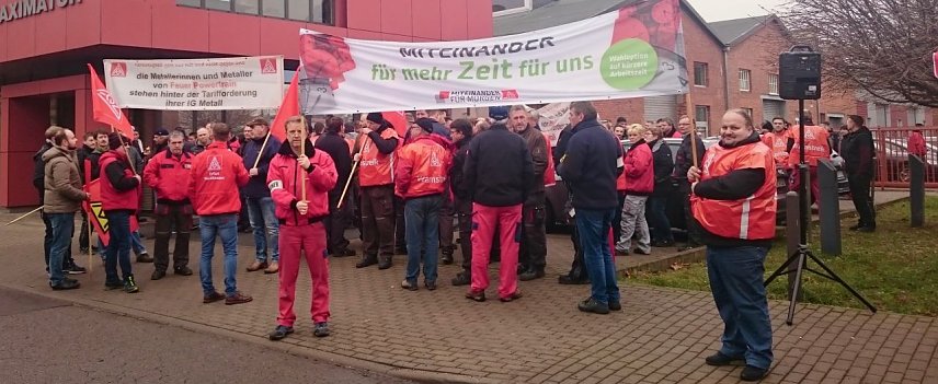Bild: Die IG Metall ruft zum Arbeitskampf, heute wurden bei Maximator in Nordhausen die Transparente entfaltet
