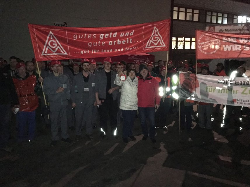 Bild: Warnstreik bei Magna
