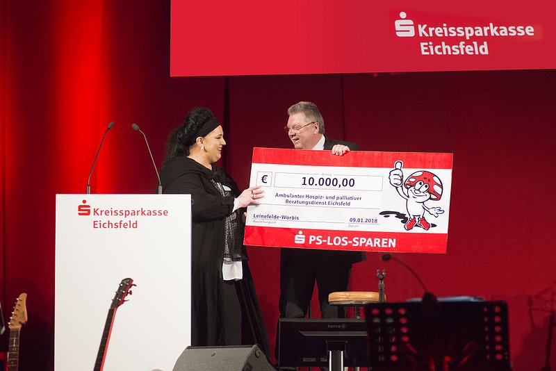 Bild: Spenden&uuml;bergabe