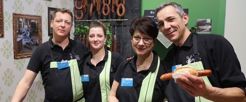 Bild: &Uuml;ber 280 Jahre S&uuml;dharzer Tradition auf der Gr&uuml;nen Woche in Berlin: v.l. - Markus Mund, Claudia Mund, Dagmar Goldhorn und Mathias Mund