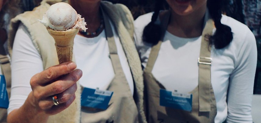 Bild: Eis statt K&auml;se - auch die Ziegenalm aus Sophienhof pr&auml;sentierte sich auf der Gr&uuml;nen Woche