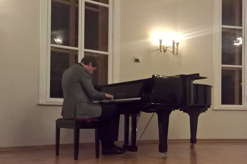 Bild: Weltklassik am Klavier mit Pianist Slawomir Saranok