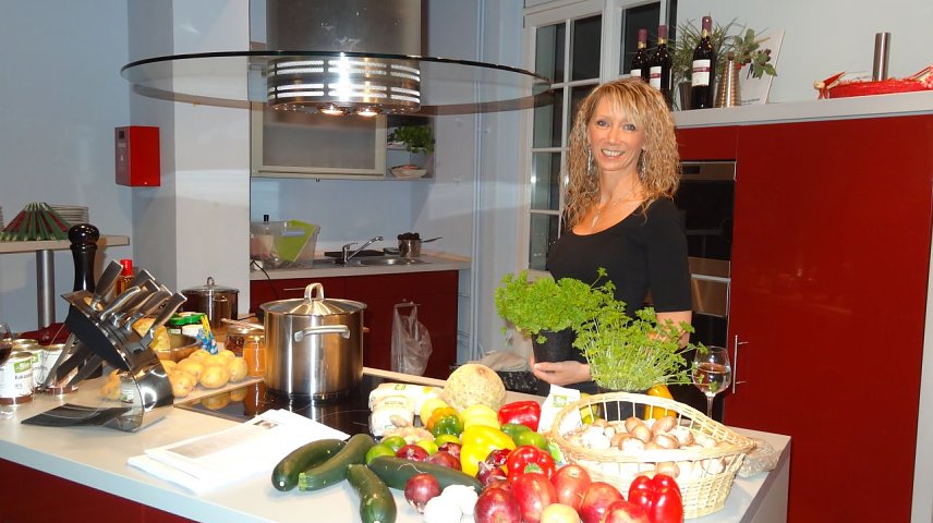 Bild: 5-Elemente - eine K&uuml;che - Kochen f&uuml;r das Wohlbefinden lehrt Helene Kempe