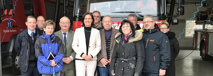 Bild: Besuch der Landr&auml;tin bei der Arterner Feuerwehr