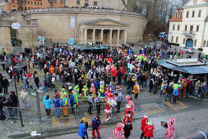 Bild: Weitgehend friedlicher Rosenmontag