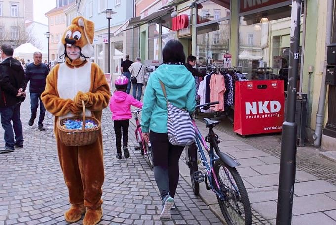 Bild: Auf den Spuren des Osterhasen...