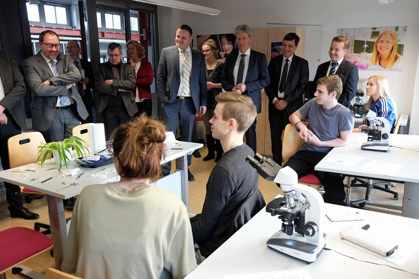 Bild: Besuch des Sch&uuml;lerforschungszentrums der Hochschule Nordhausen
