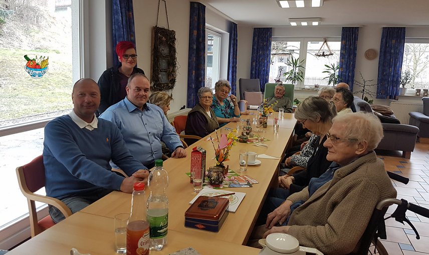 Bild: Eine Wahlkampftour ist wie Blumenpfl&uuml;cken �