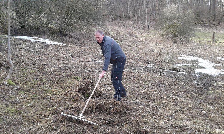 Bild: Mahd im Moor, BUND Nordhausen im Einsatz