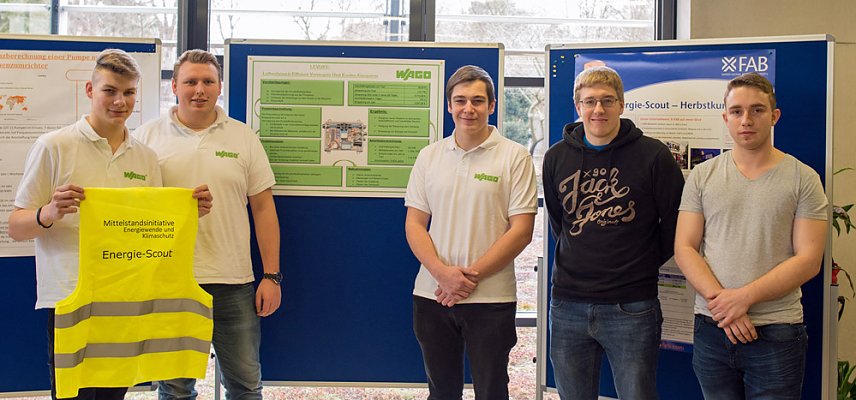 Bild: Energie-Scouts pr&auml;sentieren ihre Projektarbeiten in der IHK Erfurt