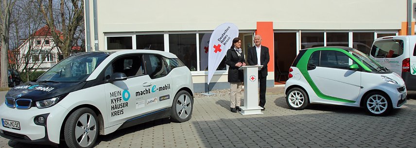 Bild: DRK mit E-Auto zum Testen