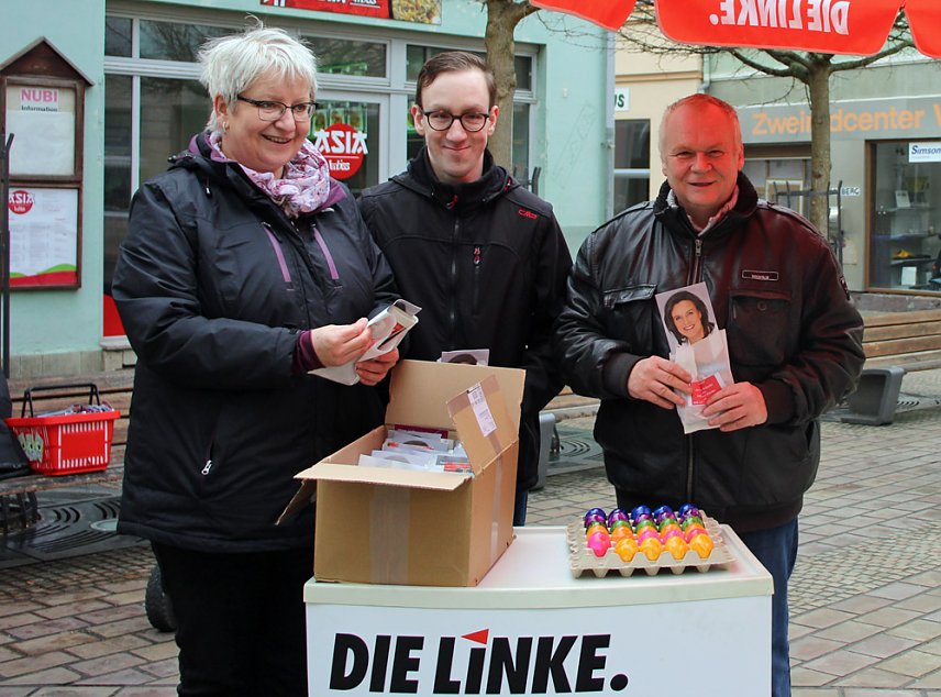 Bild: Ostereierverteilung im Zeichen des Wahlkampfes
