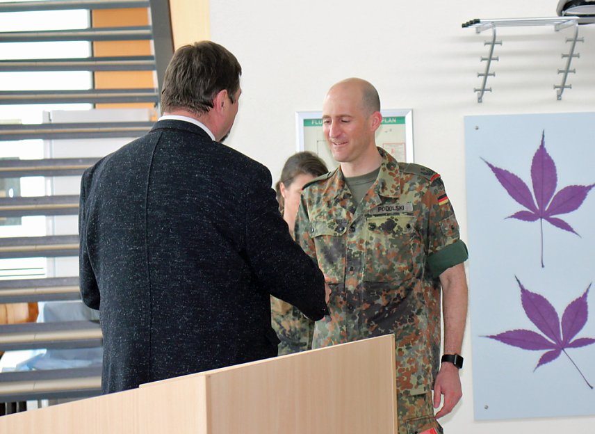 Bild: Aus der Region verabschiedet und empfangen