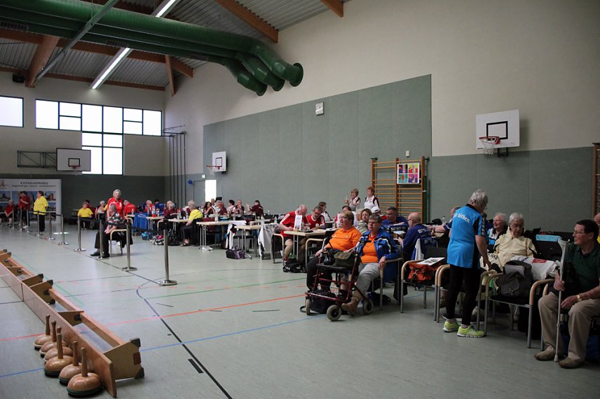 Bild: Wette verloren - Erfolgreicher in den Europacup Bosseln