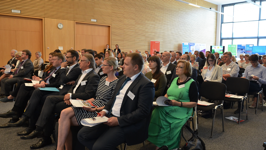Bild: &Uuml;ber 100 interessierte Akteure aus Politik, Wissenschaft und Gesellschaft nahmen an der Konferenz f&uuml;r eine gesunde Region teil