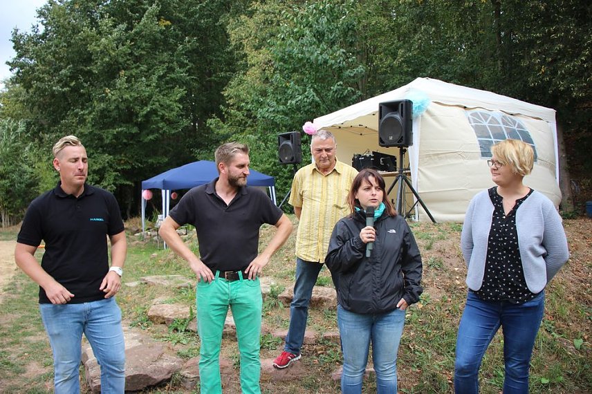 Bild: Sommerfest im Wohngebiet