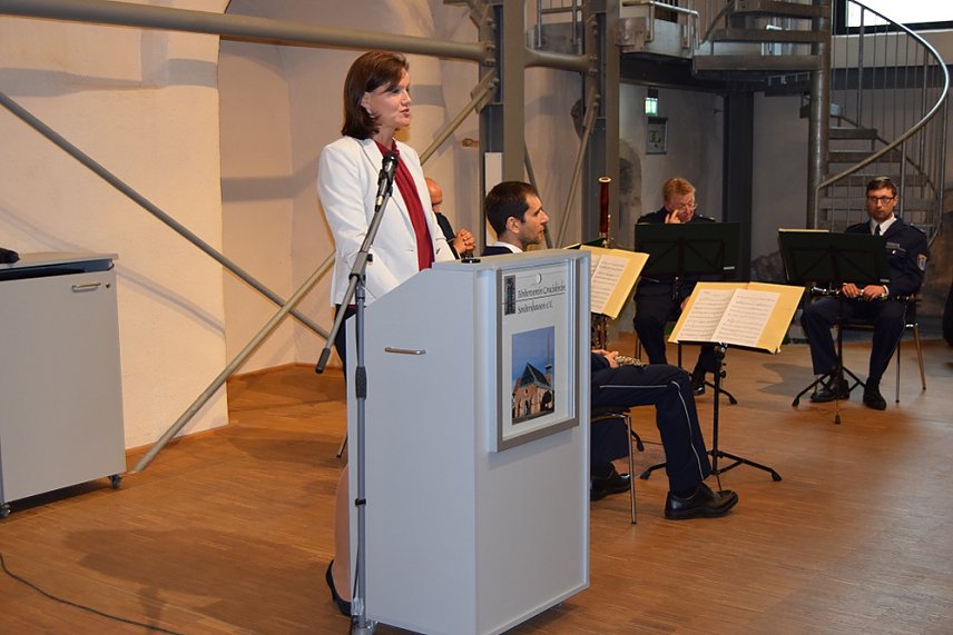 Bild: Bef&ouml;rderung im B&uuml;rgersaal der Cruciskirche