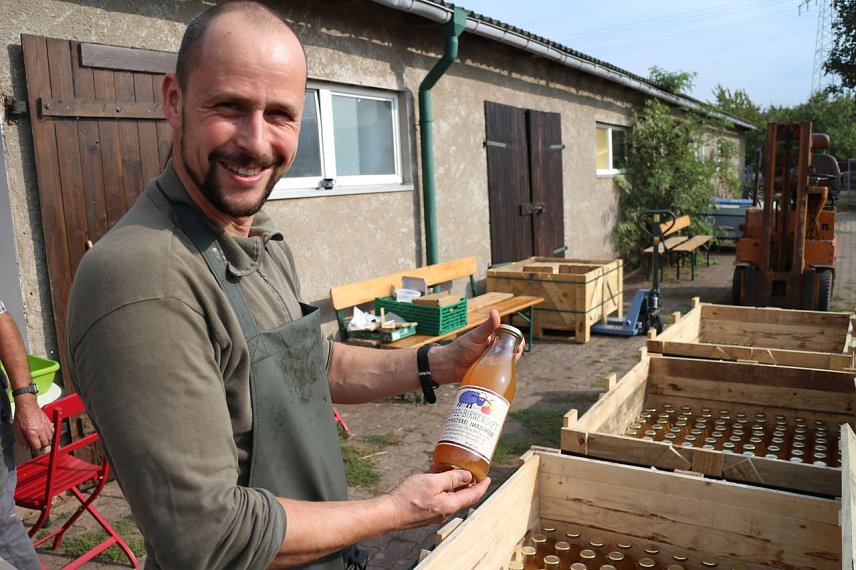 Bild: Saft vom blauen Schaf - aus der Familientradition ist ein Familienunternehmen geworden