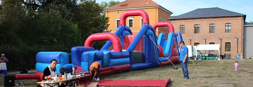 Bild: Gro&szlig;es Ger&auml;t aufgebaut