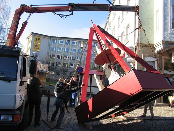 Bild: Pyramide wird aufgebaut