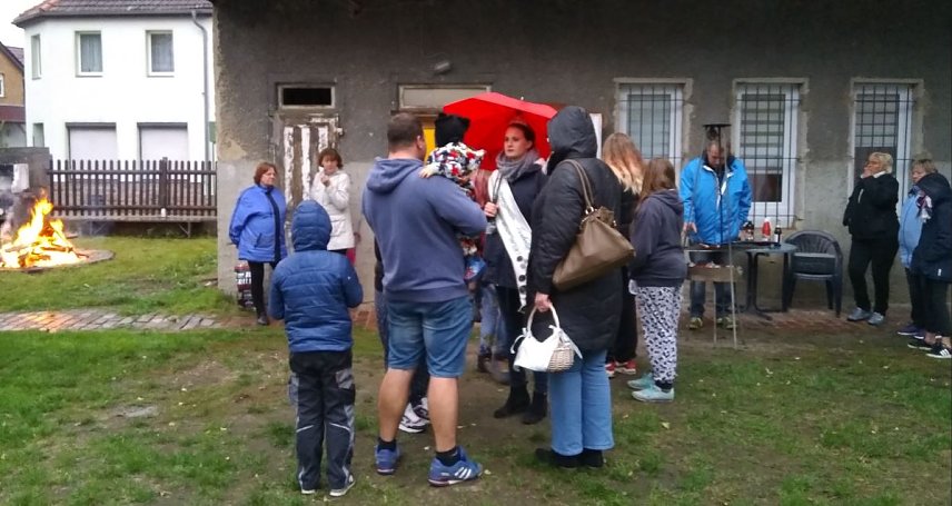 Bild: Einheitsfeuer am Jugendclub