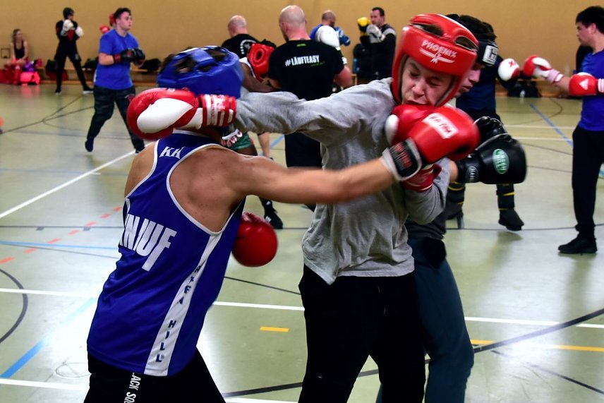 Bild: Am letzten Sonntag trafen sich ca 70 Kampfsportler aus ganz Th&uuml;ringen und Niedersachsen zu einem gemeinsamen Sparring in Ammern/M&uuml;hlhausen