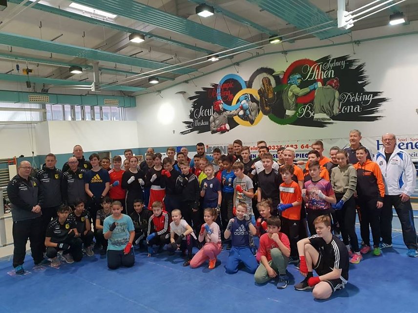 Bild: Boxjugend am Olympiast&uuml;tzpunkt