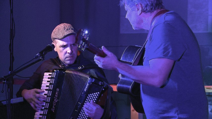 Bild: Am Samstag zum Neujahrskonzert des Jazzclub Nordhausen begeisterten Ro Gebhardt und Armindo Ribeiro aus Portugal das Publikum im prall gef&uuml;llten Alten Wasserwerk in Nordhausen