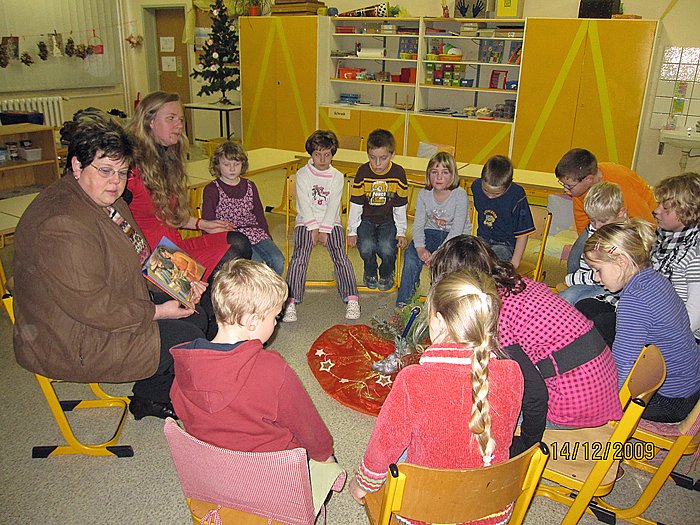 Bild: Adventliches Vorlesen