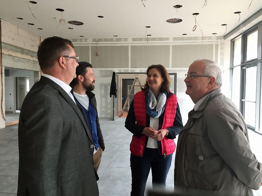 Bild: Besuch des neuen Gymnasiums in Bad Frankenhausen