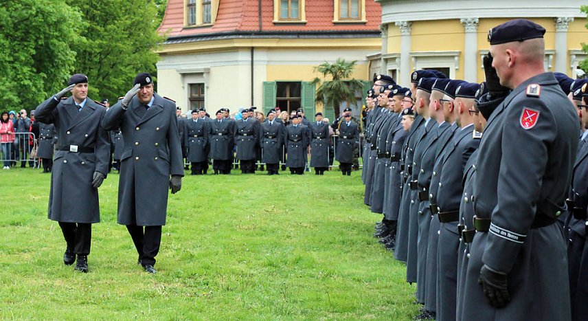 Bild: Vereidigung an neuem Ort